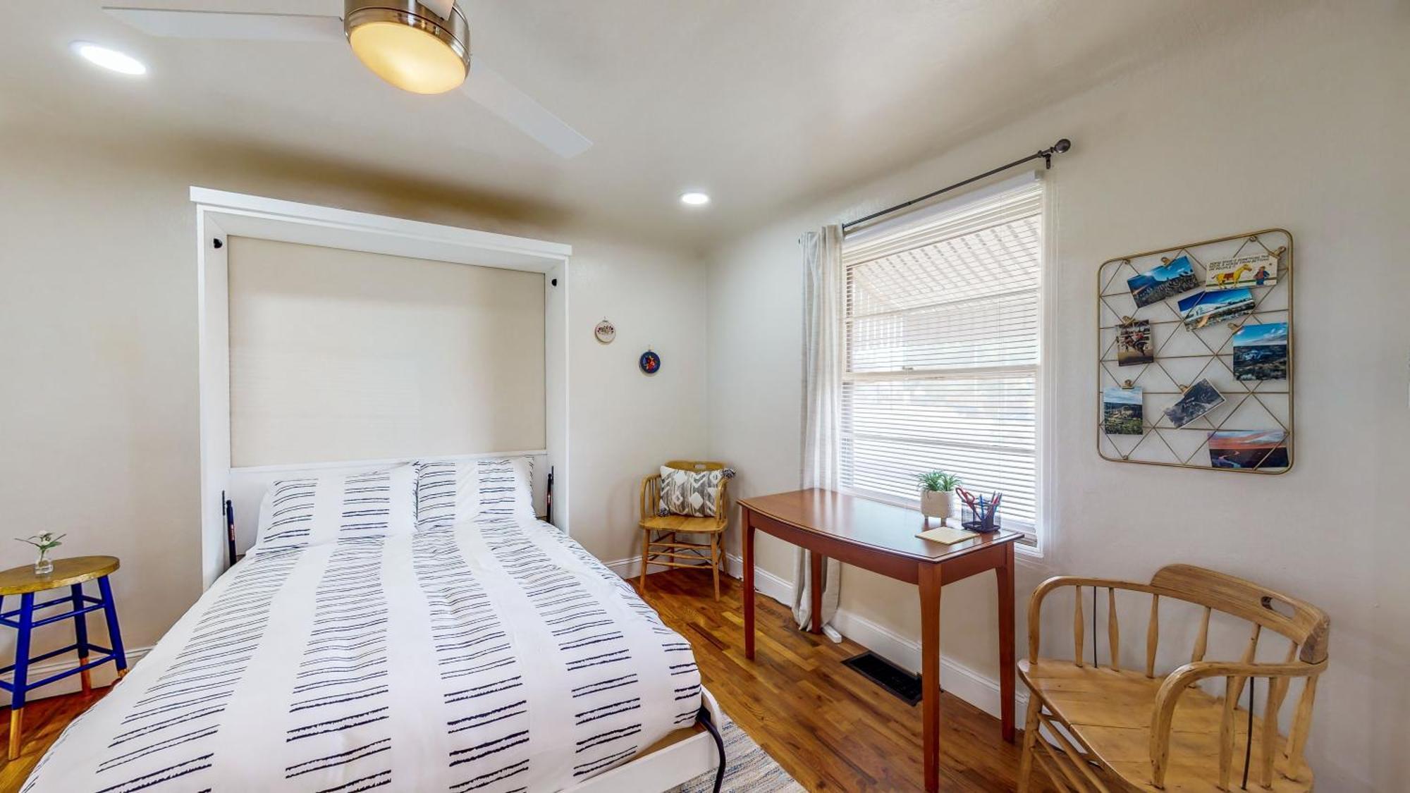 Apartment Charming Downtown - King Bed, Office
